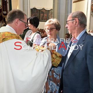 Loading...